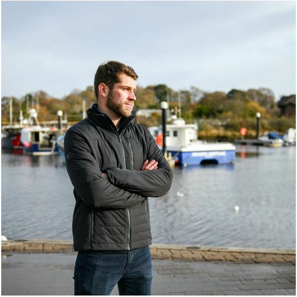 2025 Helly Hansen Crew Insulator 2.0 Veste 30343 - ébène